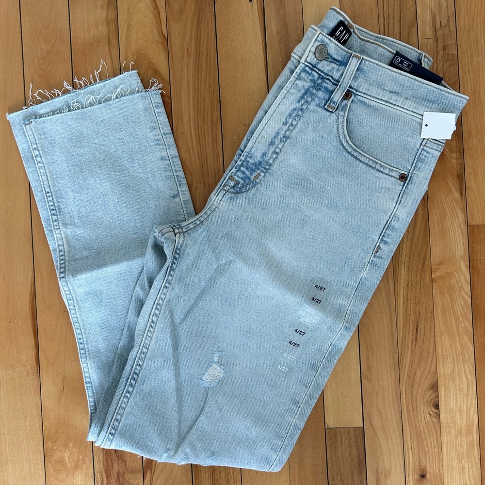 NWT - Gap Cigarette Denim - size 27